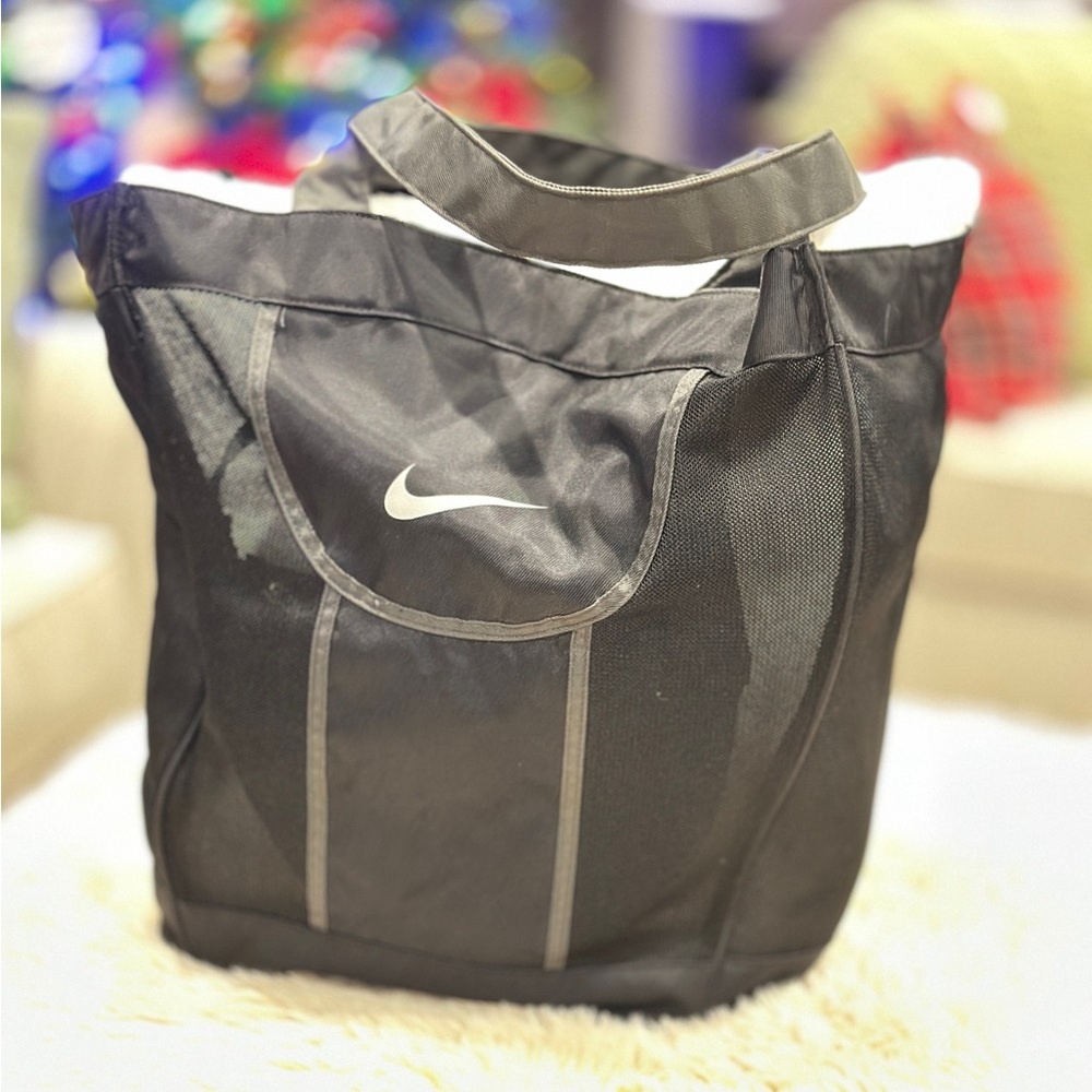 Nike Mesh Beach Bag/Utility Tote with snap in small purse.